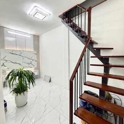 bán nhà hoàng hoa thám DT 20m x5 tầng chỉ 3,650 tỷ sổ đỏ,ngõ thông,gần phố,nhà đẹp