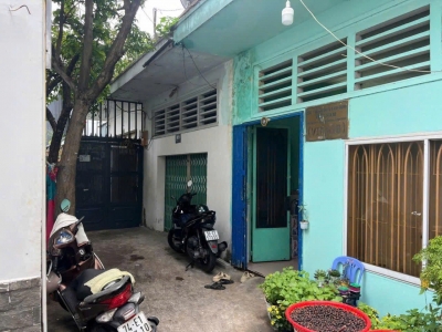 Cần bán nhà phố Q.7 sổ riêng giá thấp