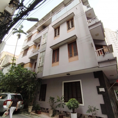 Siêu hiếm, bán nhà Kim Mã thang máy 6 tầng, ô tô đỗ cửa, giá 20 tỷ