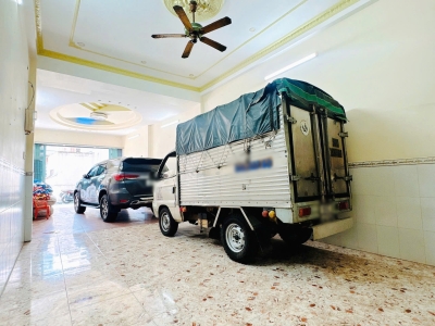 Nhà diện tích lớn, oto đậu trong nhà MT Ba Đình P10Q8 P.Chánh Hưng