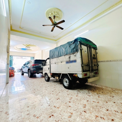 Nhà diện tích lớn, oto đậu trong nhà MT Ba Đình P10Q8 P.Chánh Hưng