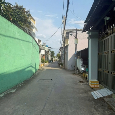 CHO THUÊ NHÀ 1 LẦU HXH THẠNH XUÂN 14- 3PH- DT 100m2 (5x20) giá 8tr

✅ 1 trệt + 1 lầu, 3 phòng ngủ, cực kỳ phù hợp gia đình nhiều thế hệ 
✅ Sân để xe rộng rãi, an toàn – không lo chật chội
✅ Hẻm xe oto đậu trước nhà 
✅  Điện nước chính 
✅ Diện tích 5x20m –
