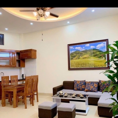 Cho thuê nhà nguyên căn ngõ 609 Vũ Tông Phan, 4.5 tầng x 35m2, 3 ngủ, 11 Triệu