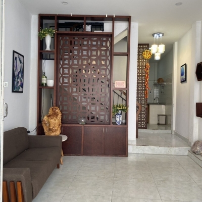 ► Kiệt Nhựa Ô tô thẳng thông gần MT Hàn Mặc Tử, có chỗ đậu Ô tô, 40m2, 2 tầng đẹp, 2.xx tỷ