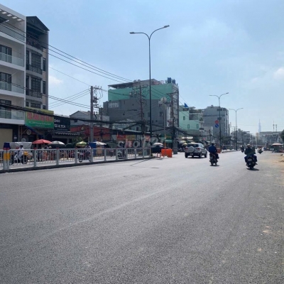 Bán mặt tiền đang kinh doanh 60x80m giá 360 tỷ Đường Dương Quảng Hàm