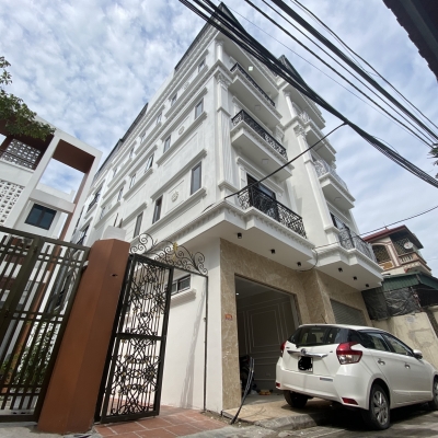 Sát mặt phố Hồng Tiến mới, đường thông ô tô 7 chỗ vào, nhà 5 tầng lô góc bán gấp giá 7 tỷ