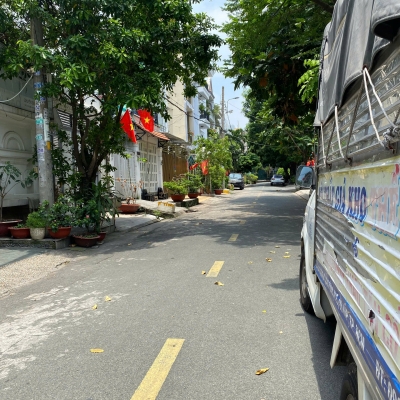 TOÀ NHÀ 7 TẦNG CÓ HẦM PHẠM HUY THÔNG, BAO GỒM 16 PHÒNG CHO THUÊ.