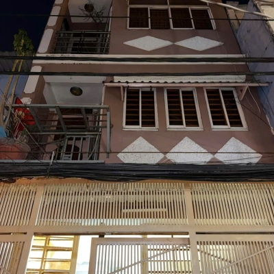 MẶT TIỀN VÍP - SÁT QUẬN 1 -  KINH DOANH ĐA NGÀNH  - MẶT TIỀN 1 MẶT HẺM ÔTÔ.