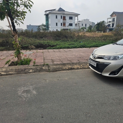 Bán Biệt thư siêu VIP KĐT Nam Vĩnh Yên, 348m2, đường 21m view siêu thị GO! Giá chỉ 27.5 tr/m2