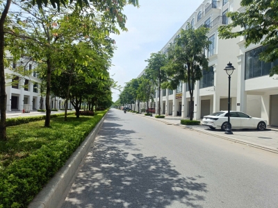 Mặt phố Đại lộ Thảo Viên - Hinode 92.5m2- 5T, Vỉa hè KD, gần hồ, giá 21.5 tỷ