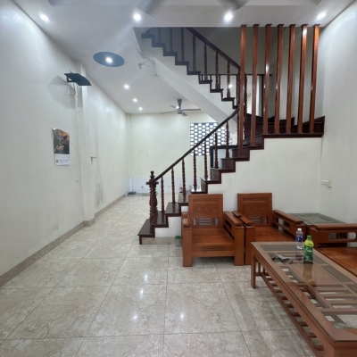 Bán nhà đẹp Ngọc Thuỵ- Dân Xây Ngõ Nông -Oto -Dân trí tuyệt vời -40m 5 tầng 4 ngủ nhỉnh 6 tỷ(TL)