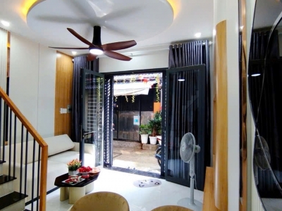 T1681 ???? sát UBND Phường Gò Vấp, SHR, Vuông, 2 tầng, 4x8m, 4.x tỷ