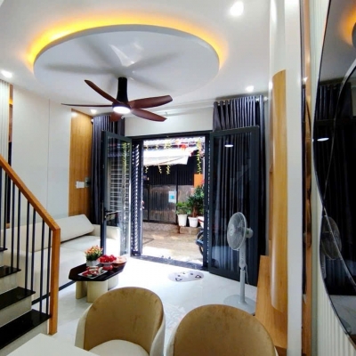 T1681 ???? sát UBND Phường Gò Vấp, SHR, Vuông, 2 tầng, 4x8m, 4.x tỷ