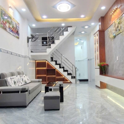 NHÀ ĐẸP VỊ TRÍ TỐT SÁT MT PHẠM THẾ HIỂN P5 Q8