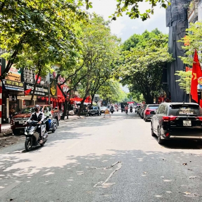 nhà đẹp Ngọc Lâm, 75m x 6tầng, vỉa hè, ôtô tránh, gần trường học + chung cư cao cấp, kinh doanh ngày đêm