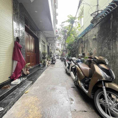 Cho thuê nhà nguyên căn ngõ ô tô Hồng Mai 38m2, 3 tầng ở gia đình, nhóm ít người 8.5tr/th