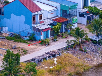 Đất lưng tựa núi— mặt view sông Tắc —Xã Vĩnh Thái (nay là Nam Nha Trang).