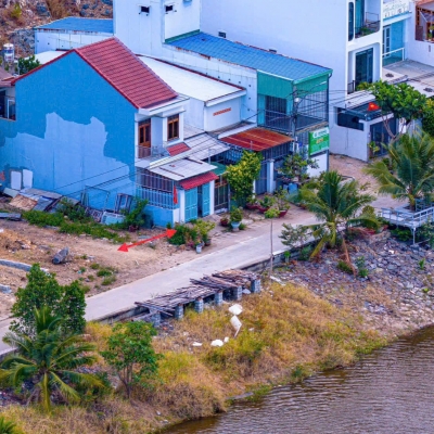 Đất lưng tựa núi— mặt view sông Tắc —Xã Vĩnh Thái (nay là Nam Nha Trang).