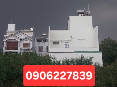 - Nhà mặt tiền kinh doanh,Bình Trưng Tây, cạnh chợ chiều, gia 11.5 ty nhanh tay liiên hệ em 0906227839