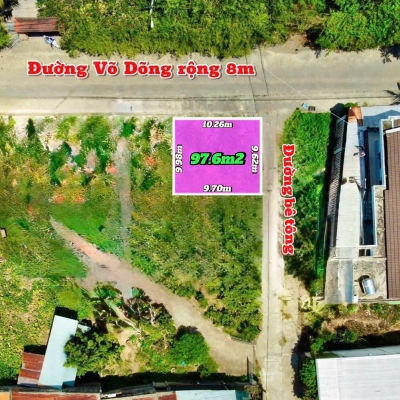 Cần bán lô góc mặt đường 8m vừa ở vừa kinh doanh buôn bán 
 - Đất thuộc xã Vĩnh Trung ( phường Tây Nha Trang ) 
 - Diện tích 97,6m (ngang 10m) full thổ cư.
-Đường oto, cách 23/10 chỉ 100m
-Khu dân cư, cấp phép xây dựng. Nằm trong khu dân đất cao ráo không