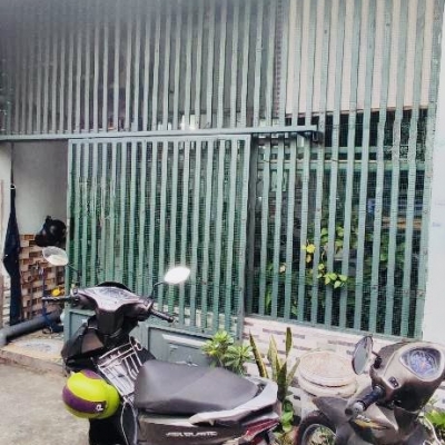BÁN ĐẤT TẶNG NHÀ – NGAY AEON – HẺM 4M – CÁCH MẶT TIỀN 1 CĂN – 64M² NỞ HẬU CHỈ 5.X