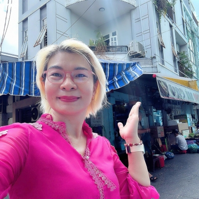 CHÍNH CHỦ CẦN BÁN CHDV 4 TẦNG - DT LỚN 6,1M * 26M - CĂN GÓC 2 MẶT TIỀN HẺM XE HƠI ĐẬU CỬA NGAY NHÀ THỜ XÓM CHIẾU QUẬN 4