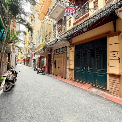 PHÂN LÔ HOÀNG QUỐC VIỆT- CẦU GIẤY - 50Mx 4T - TRƯỚC NHÀ OTO TRÁNH - KHU DÂN TRÍ CAO - TẦM TIỀN HIẾM