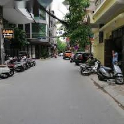 Bán nhà phân lô mặt ngõ đường Cầu Giấy dt 100m², mặt tiền 6,6m giá 308 triệu/m²