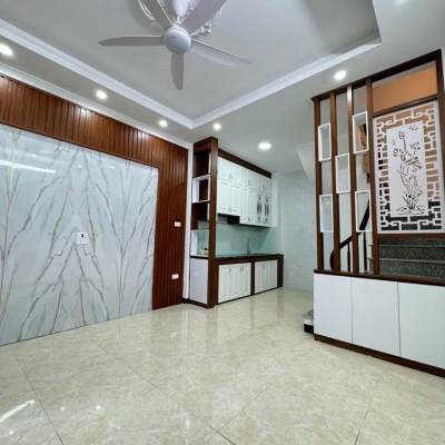 Bán nhà Nguyễn Văn Linh 30m 5 tầng lô góc ô tô hơn 7 tỷ