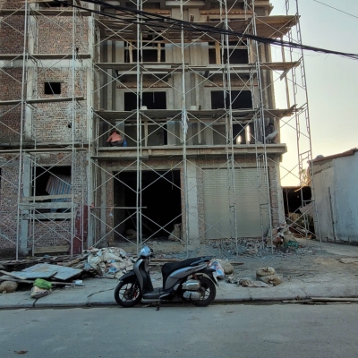 BÁN NHÀ 4 TẦNG XÂY MỚI TẠI BÙI TỰ NHIÊN – ĐÔNG HẢI, OTO ĐỖ CỬA, VỈA HÈ RỘNG