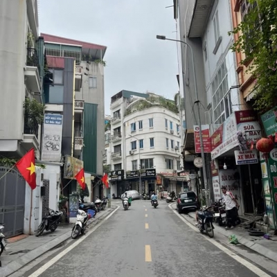 Siêu hiếm, bán nhà mặt phố Đốc Ngữ, diện tích lớn, kinh doanh đẹp, chỉ 25 tỷ