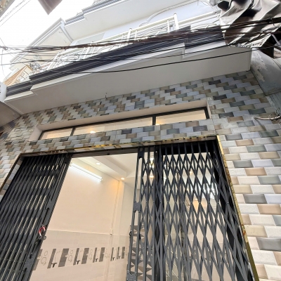 Nhà 4 tầng nở hậu L đường Ba Đình P.Chánh Hưng. Giá 4,68 tỷ TL