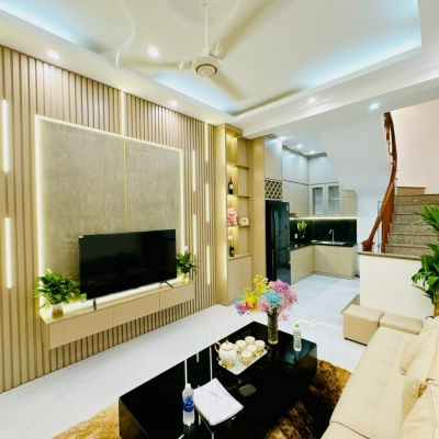 Hiếm! Nhà đẹp Chính Kinh, gần Ngã Tư Sở – 4PN – 6.4 tỷ thương lượng lh 0817606560
