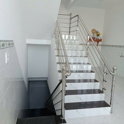 Bán nhà 1 trệt 2 lầu đường Nguyễn Tri Phương, LaGi giảm 60% 2.3 tỷ