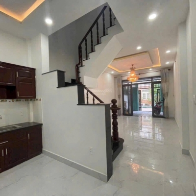 Nhà 3 lầu 4pn xe hơi vào nhà, ngay uỷ ban P Thạnh Xuân, Chợ, Trường Nguyễn Văn Thệ