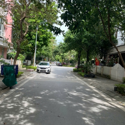 Bán nhà KĐT Dịch Vọng,Hà nội.DT 103m x 6 tầng. MT 6m. Giá 49,8 tỷ. LH: 0964769634