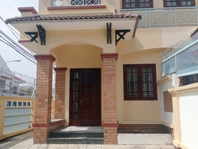 Bán nhà góc 2 mặt tiền đường Số 19 KDC Bình Hưng ngay bx Q8