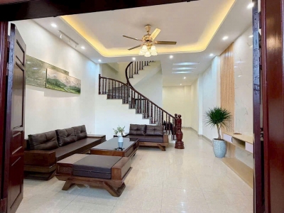 NHÀ ĐẸP DÂN XÂY PHỐ VIỆT HƯNG - 3 NGỦ FULL NỘI THẤT - Ô TÔ ĐỖ CỔNG - AN SINH ĐỈNH