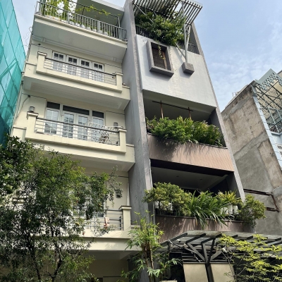 Cực đẹp, bán nhà phố Giảng Võ, ô tô vào nhà, thang máy, chỉ 16 tỷ