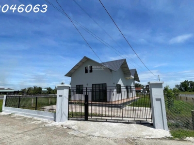 Mình chủ đất cần bán căn nhà vườn tổng diện tích 915m2, Tân Trụ, Long An, giá đầu tư