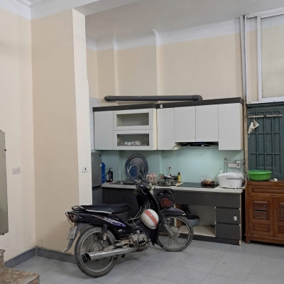 Cho thuê nhà nguyên căn ngõ 262 Nguyễn Trãi, 38m2 x 2.5 tầng, 2 ngủ, 8 Triệu KD onl ở gđ