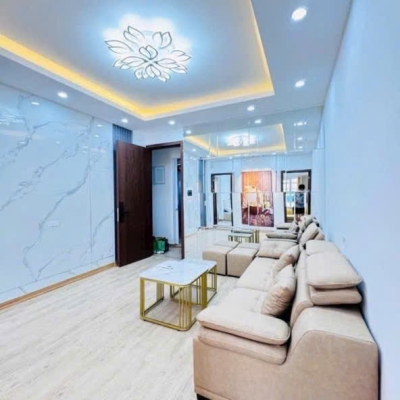 Tập thể ngân hàng chùa bộc . Còn mới 70% . 
Không nằm trong việc QH. 
Giá 3.3 tỷ sở hữu tầng 3 . Sổ đỏ chính chủ . 
Em Hà : 0944493291.