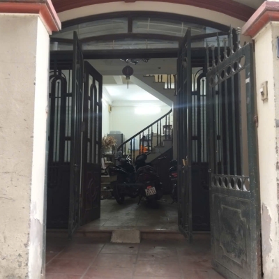 CHO THUÊ NHÀ NGUYÊN CĂN TRẦN DUY HƯNG - CẦU GIẤY - NGÕ RỘNG Ô TÔ ĐỖ CỬA