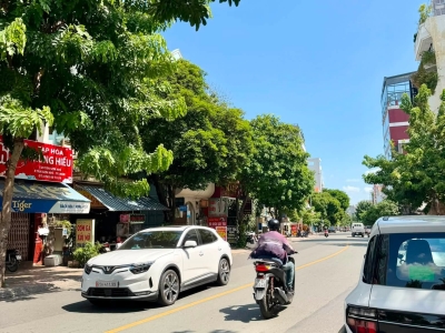 TÂN SƠN NHÌ - HẺM Ô TÔ ĐỖ CỬA - VÀI BƯỚC MẶT TIỀN - 56M² 2 TẦNG SẴN DÒNG TIỀN NHỈNH 8