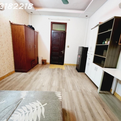 HÀNG HIẾM HỒ TÙNG MẬU - 30M2 -TT CẦU GIẤY - NGÕ NÔNG - GẦN NHIỀU TRƯỜNG ĐẠI HỌC - 5 TẦNG KÍN - 4 PHÒNG