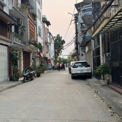 Bán nhà Gia Quất mặt ngõ thông oto tránh kinh doanh 51m x 4T giá 11 tỷ 4 còn tl. LH 0936123469
