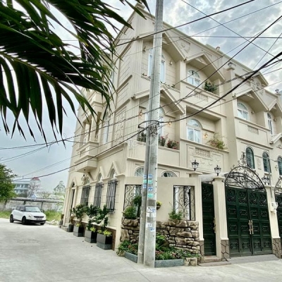 BIỆT THỰ KIỂU PHÁP, LÔ GÓC