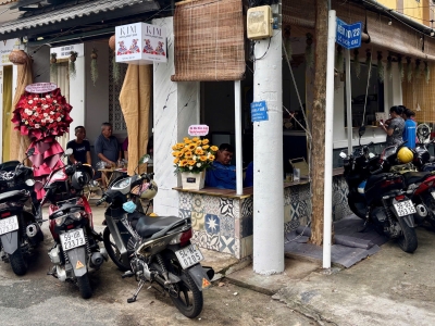 Sang quán cafe xinh góc 2 mặt tiền núp hẻm ngay ngã tư – Phường Tân Quý, Tân Phú.