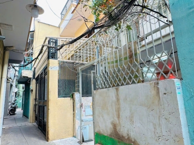 Nhà 3.3x7m/NH Ba Đình P8Q8 P.Chánh Hưng