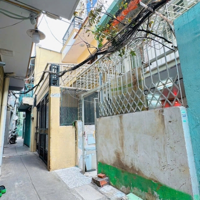 Nhà 3.3x7m/NH Ba Đình P8Q8 P.Chánh Hưng